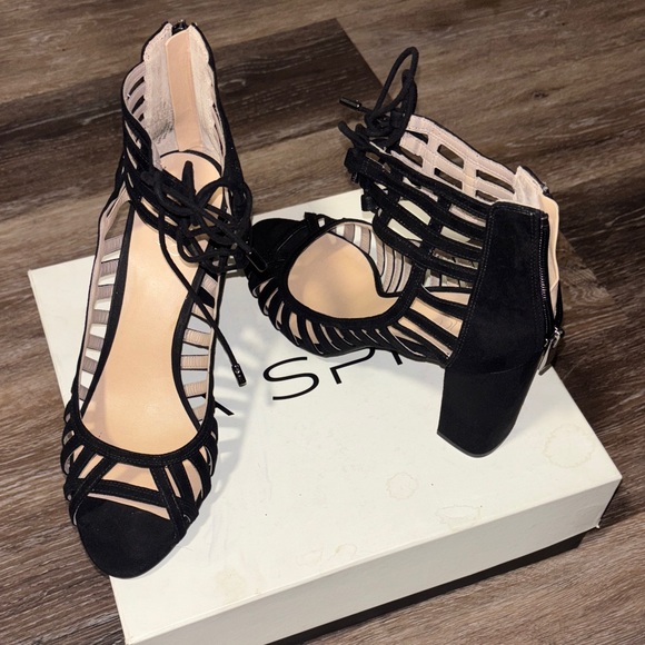 Franco Sarto Black and Tan Strappy Sandals - Picture 13 of 15